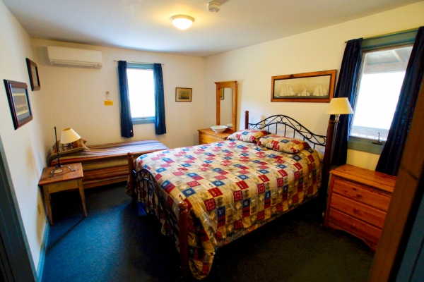 Rooms & Suites 16 ann story1