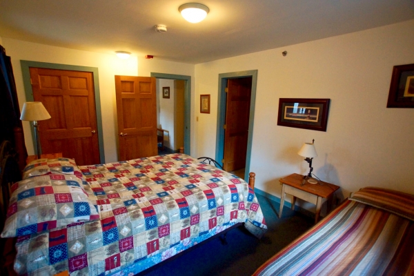 Rooms & Suites 17 ann story2