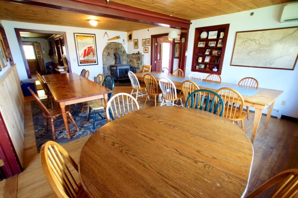 Rooms & Suites 31 dining room2