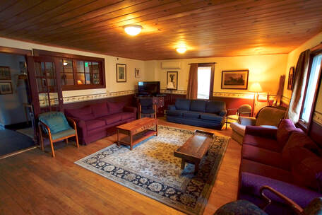 Rooms & Suites 35 downstairs living room3