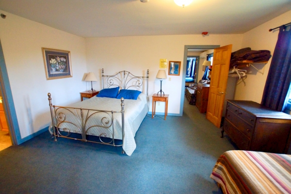 Rooms & Suites 29 molly stark2