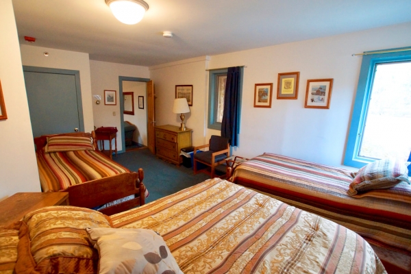 Rooms & Suites 21 remember baker2