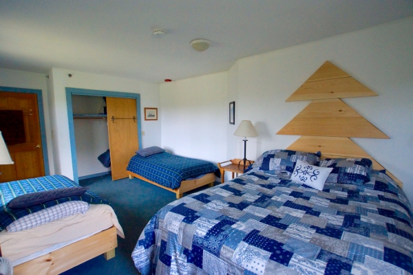 Rooms & Suites 26 seth warner3