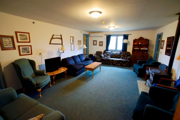 Rooms & Suites 36 upstairs living room1