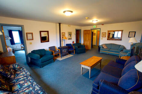 Rooms & Suites 38 upstairs living room3